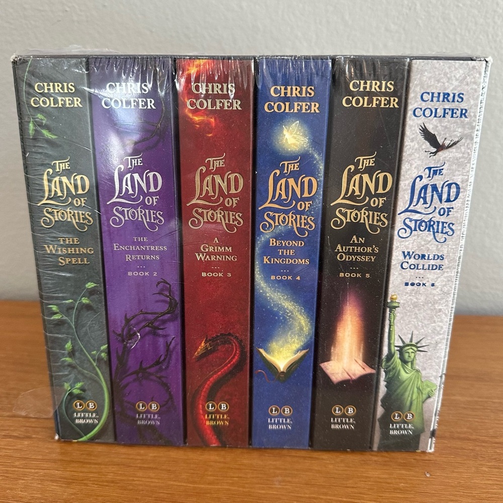 NWOT - The Land of Stories - Complete Paperback Gift Box - Set 6 Books - Picture 2 of 8